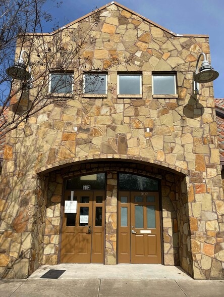 More Photos Of 2500 W William Cannon Dr, Austin Medical For Lease