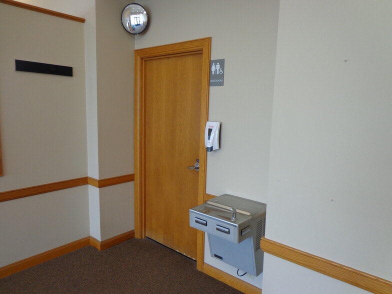 More Photos Of 101 N 36th St, Quincy General Retail For Lease
