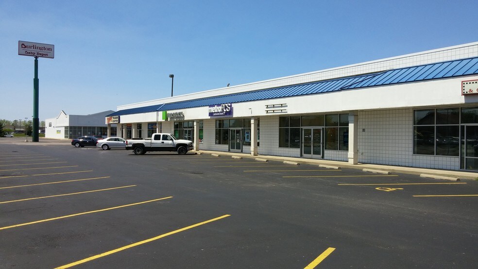 More Photos Of 1609-1619 Mall Dr, Benton Harbor Storefront For Sale