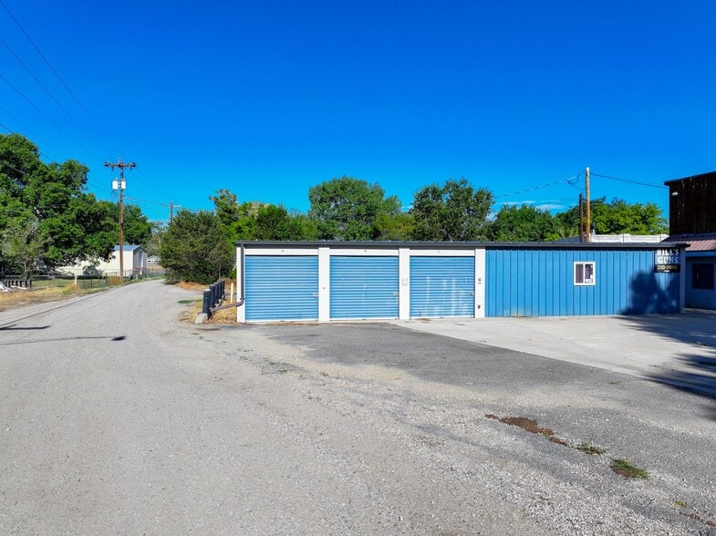 More Photos Of 115 Washington St, Lander Flex For Sale