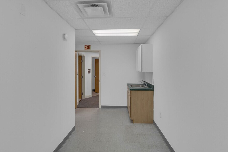 More Photos Of 314 Chris Gaupp Dr, Galloway Medical For Lease