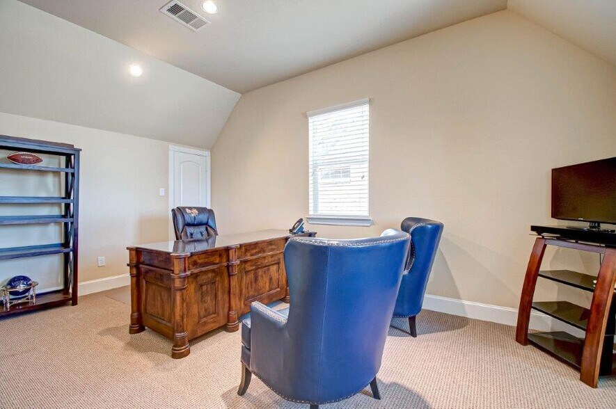 More Photos Of 303 Longmire Rd, Conroe Office For Lease