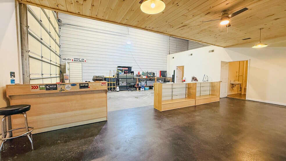 More Photos Of 2424 New Columbia Rd, Campbellsville Carwash For Sale