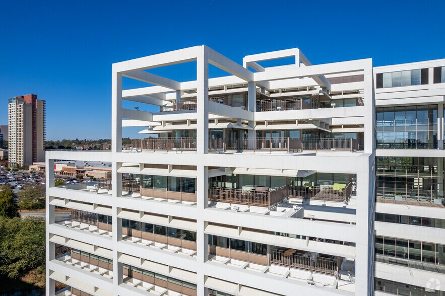 More Photos Of 400 Perimeter Center Ter, Atlanta Office For Lease