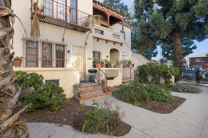 More Photos Of 4172-4180 Leimert blvd, Los Angeles Apartments For Sale