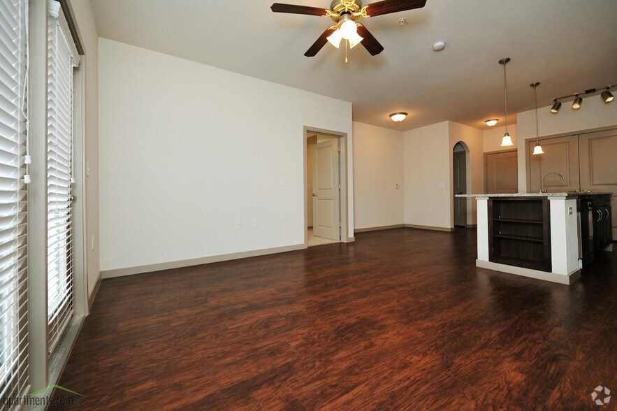 More Photos Of 1601 E Debbie Ln, Mansfield Apartments For Lease