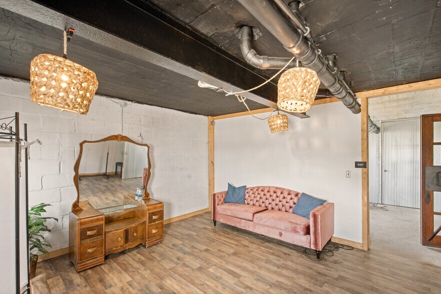 More Photos Of 162 Black Bear Run, Berlin Specialty For Sale