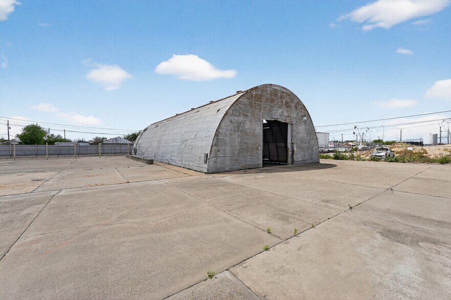 More Photos Of 2434 Etring Ave, Corpus Christi Warehouse For Sale