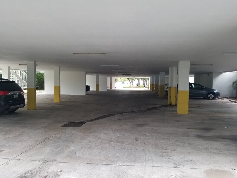 More Photos Of 2201 NE 52nd St, Lighthouse Point Medical For Sale