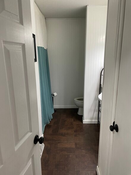 More Photos Of 5075 Main St, Spring Hill Freestanding For Lease