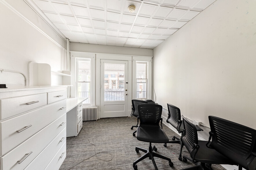 More Photos Of 1493 University Ave, Morgantown Sorority Fraternity House For Lease