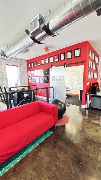 More Photos Of 102 E Main Ave, Round Rock Storefront Retail Office For Sale