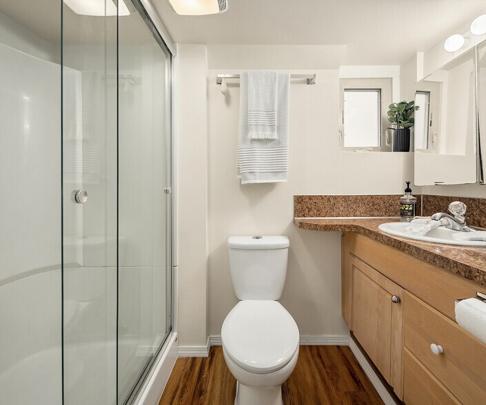 More Photos Of 5011 5th Ave NE, Seattle Apartments For Sale