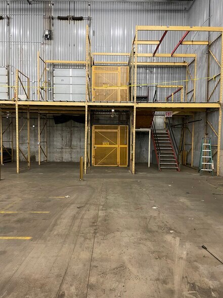 More Photos Of 1042-1050 W Swanzey Rd, Swanzey Warehouse For Sale