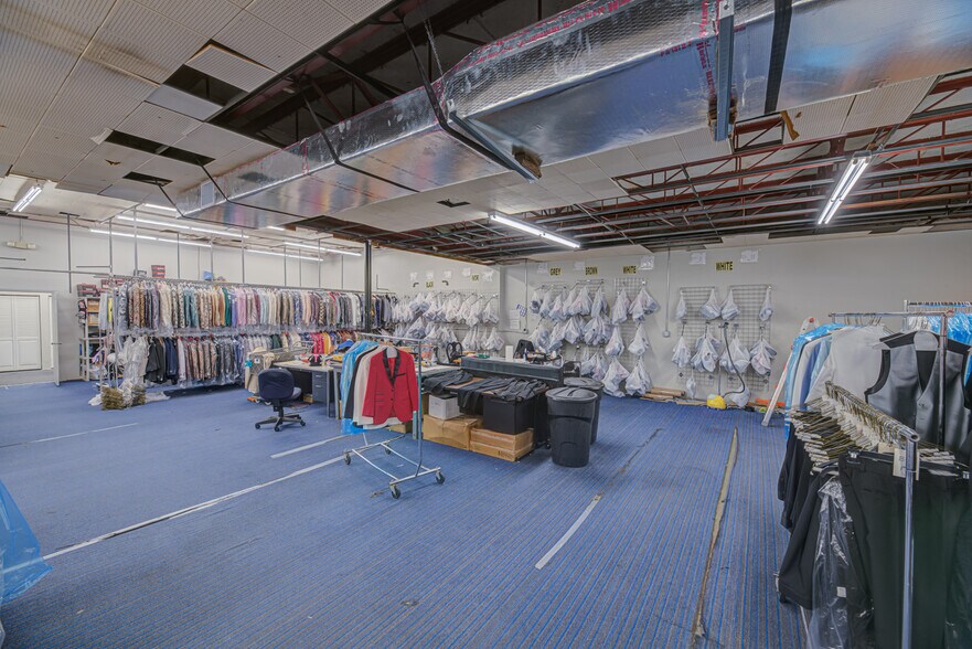 More Photos Of 777 NE 125th St, North Miami Storefront For Lease