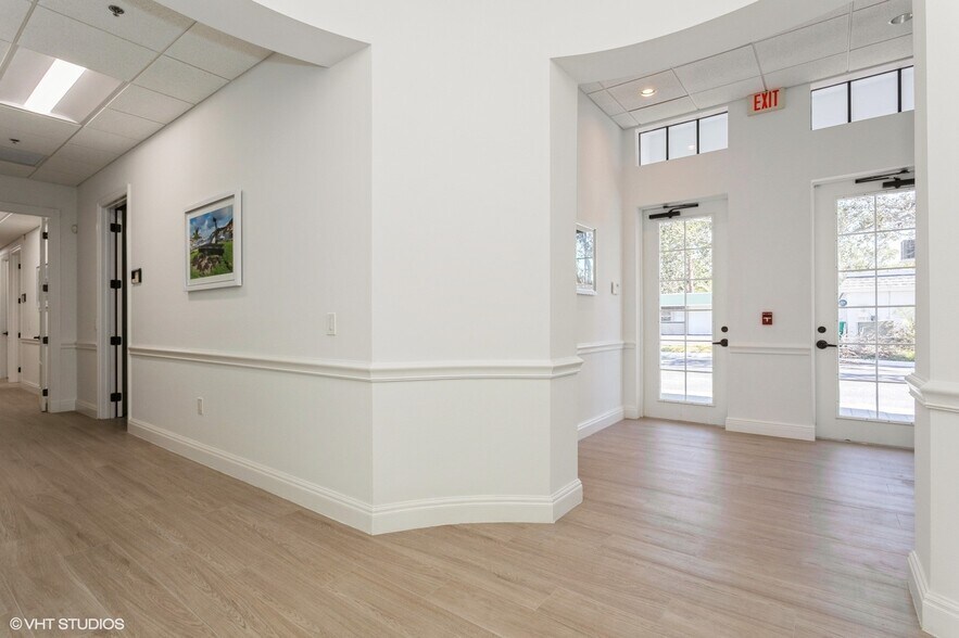 More Photos Of 2520 Tamiami Trl N, Nokomis Medical For Sale