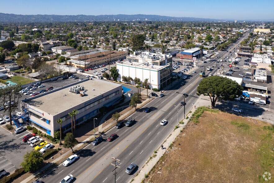 More Photos Of 12444 Victory Blvd, North Hollywood Loft Creative Space For Sale