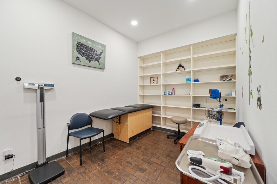 More Photos Of 3339 Fairview St, Pasadena Medical For Lease
