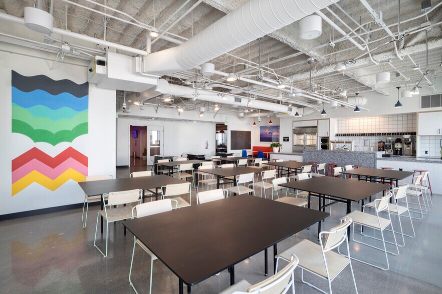More Photos Of 1200 17th St, Denver Coworking Space