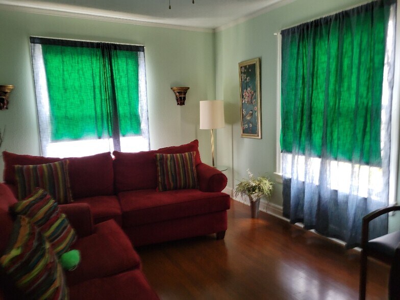 More Photos Of 2011 Binz St, Houston Apartments For Sale