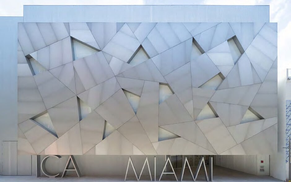 More Photos Of 15 NE 41st St, Miami General Retail For Lease