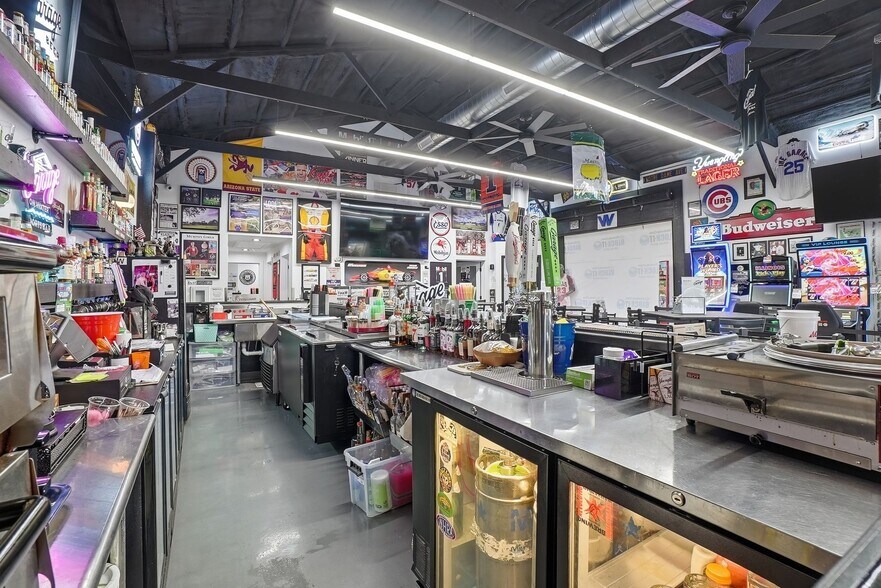 More Photos Of 116-118 S Water St, Wilmington Storefront Retail Office For Sale