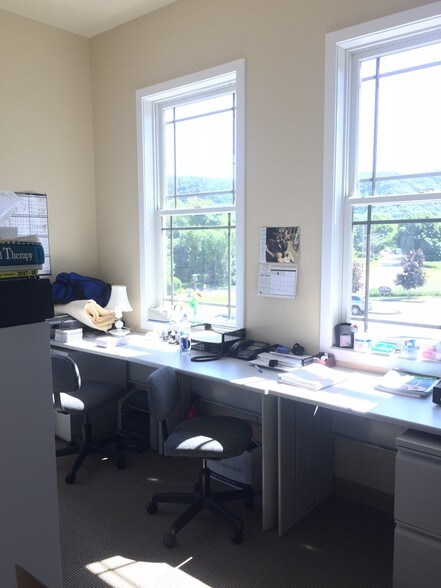 More Photos Of 245 Amity Rd, Woodbridge Storefront Retail Office For Lease