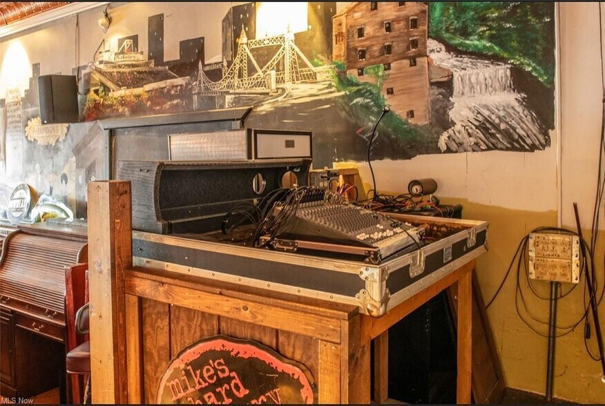 More Photos Of 2716 Mahoning Ave, Youngstown Restaurant For Sale