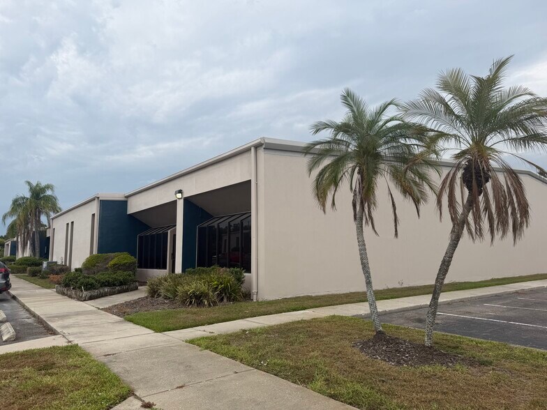More Photos Of 15201 Roosevelt Blvd, Clearwater Unknown For Lease