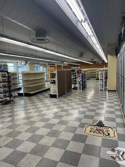 More Photos Of 14 E 5th St, Morris Freestanding For Sale