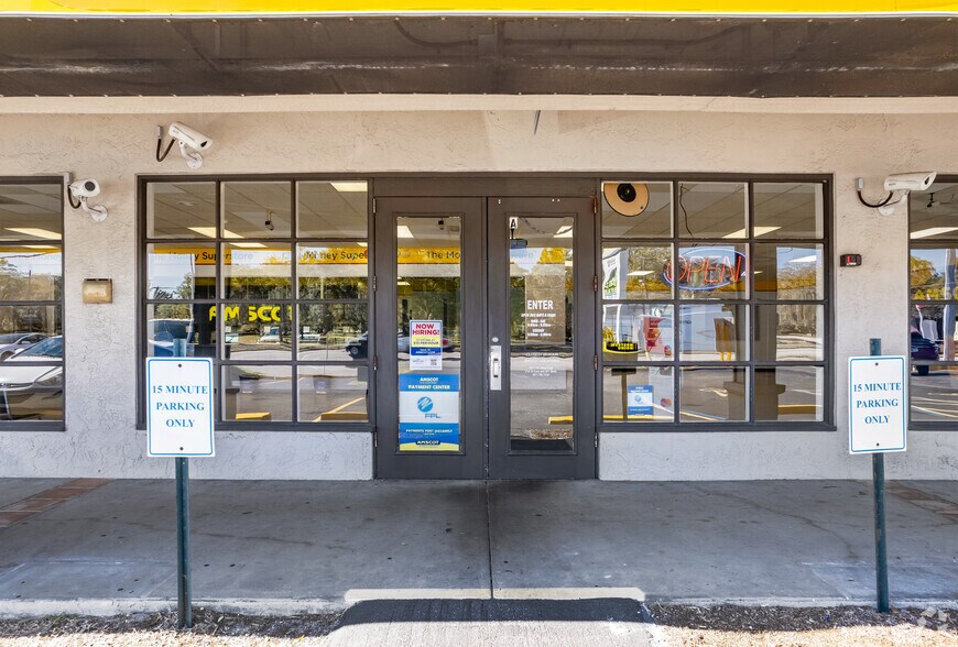 More Photos Of 5900-5990 S Tamiami Trl, Sarasota Storefront For Lease