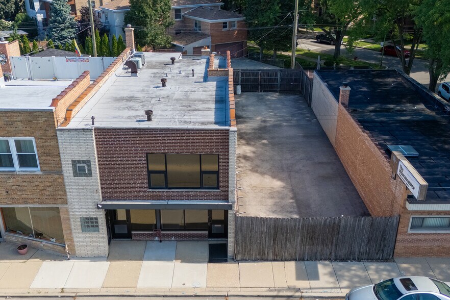 More Photos Of 6135 N Elston Ave, Chicago Office Residential For Sale