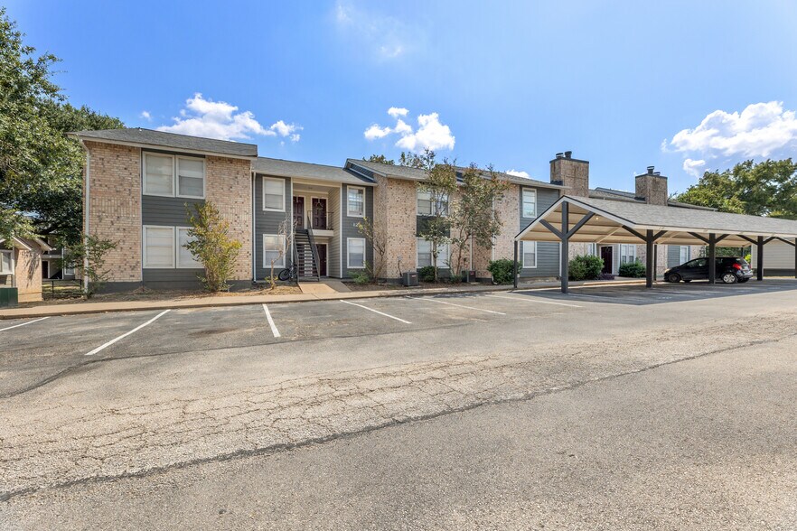 More Photos Of 1000 E University Dr, College Station Apartments For Sale