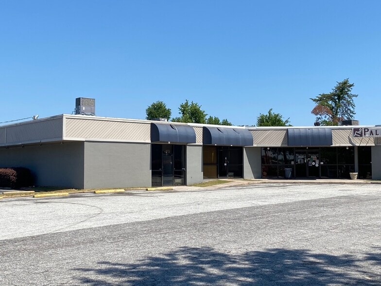 More Photos Of 52-58 Airview Dr, Greenville General Retail For Lease