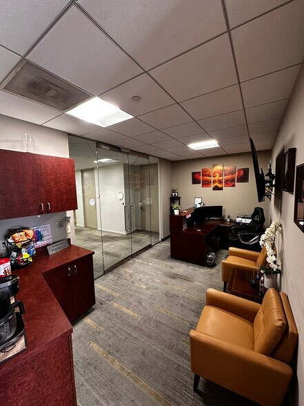 More Photos Of 400 N Ashley Dr, Tampa Office For Lease