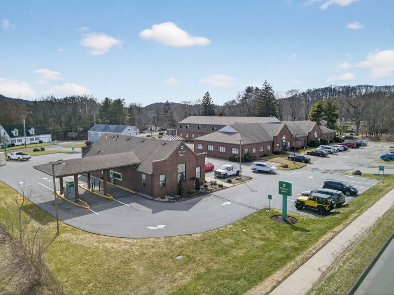 More Photos Of 444 Foxon Rd, East Haven Office For Sale