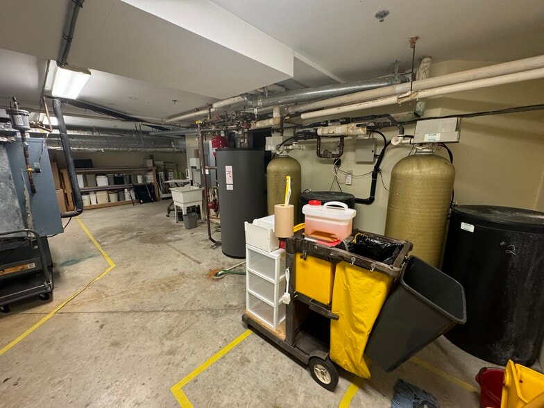 More Photos Of 725 Gibralter St, Norfolk Flex For Sale