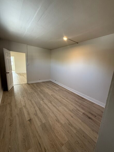 More Photos Of 616 S Amphlett Blvd, San Mateo Auto Repair For Sale