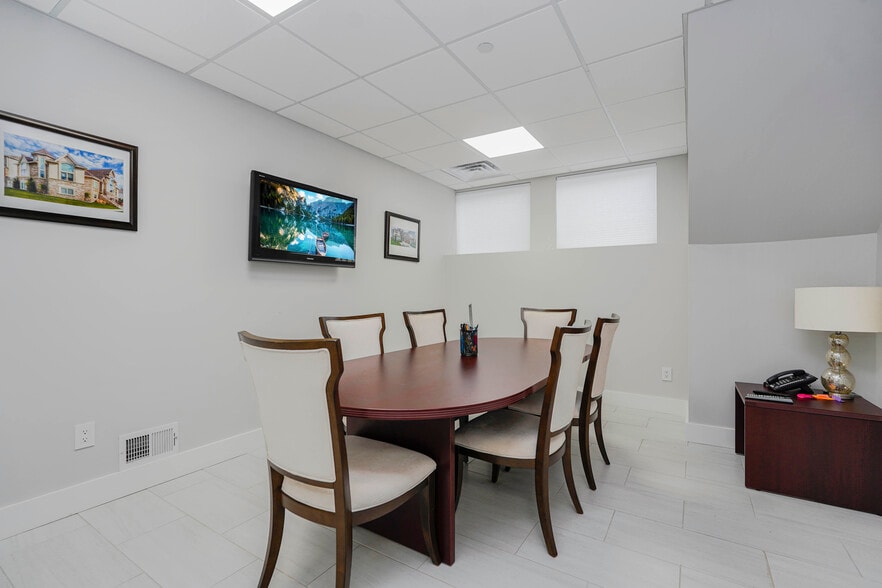 More Photos Of 21 Prall Ave, Staten Island Office Residential For Sale