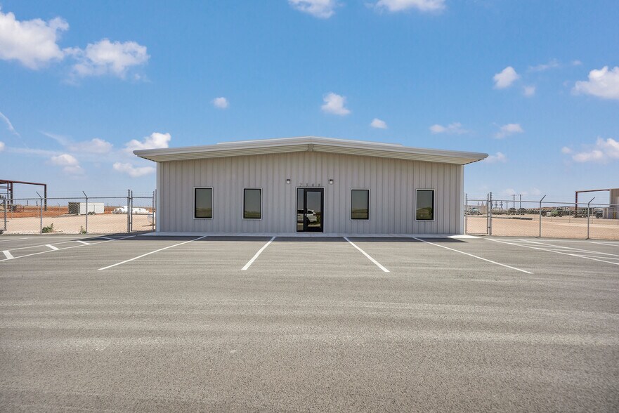 More Photos Of 2316 County Rd 130 rd, Midland Warehouse For Lease