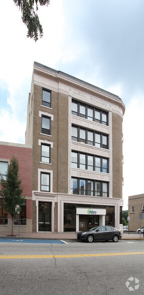 More Photos Of 257 Main St, Norwich Office Residential For Sale