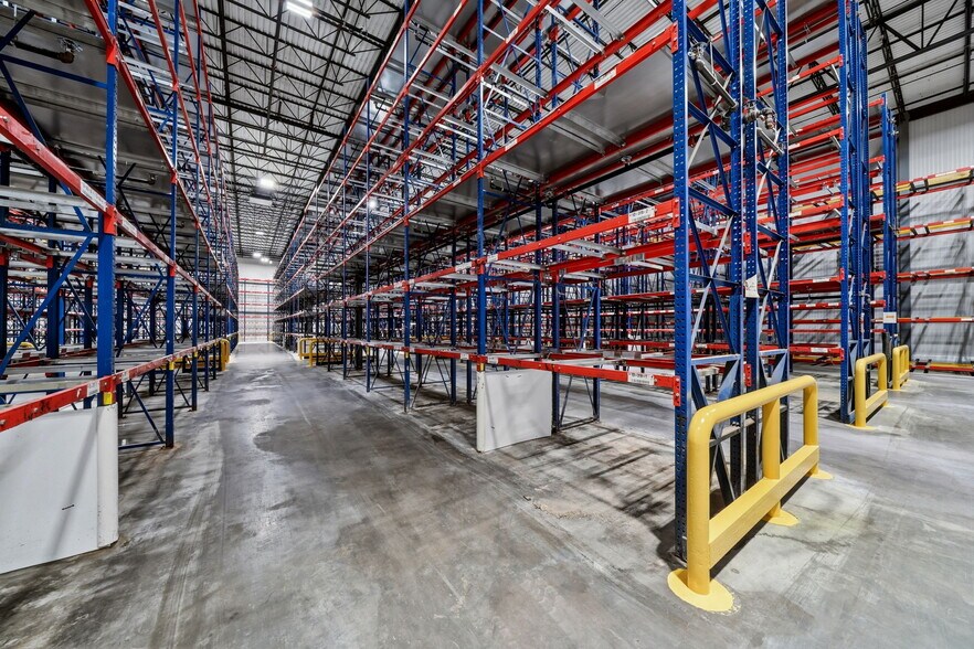 More Photos Of 3737 N Broadway, Saint Louis Refrigeration Cold Storage For Lease