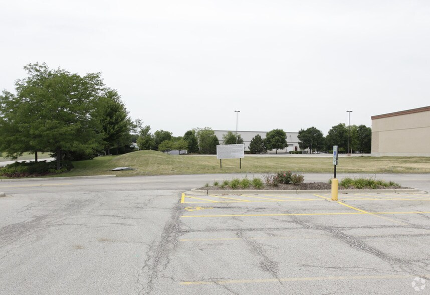 More Photos Of 164 S Gary Ave, Bloomingdale Land For Lease