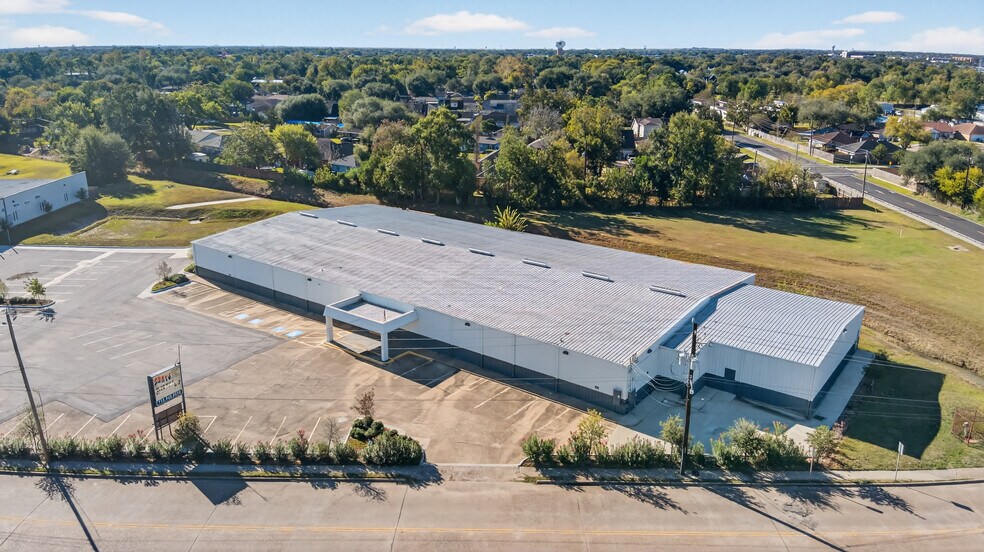 More Photos Of 2606 Cherry Brook Ln, Pasadena Warehouse For Sale