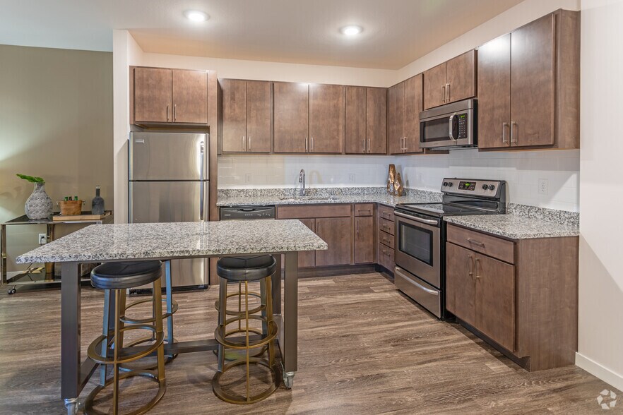 More Photos Of 2410 University Ave W, Saint Paul Apartments For Lease