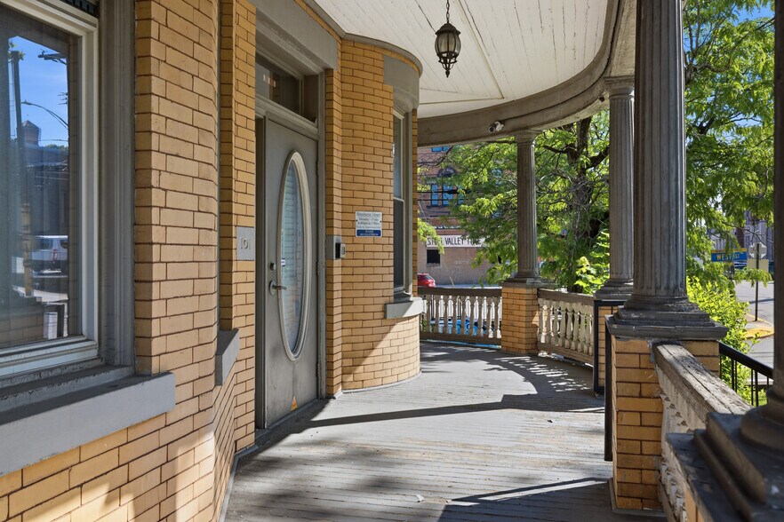 More Photos Of 101 W 9th Ave, Homestead Office For Sale