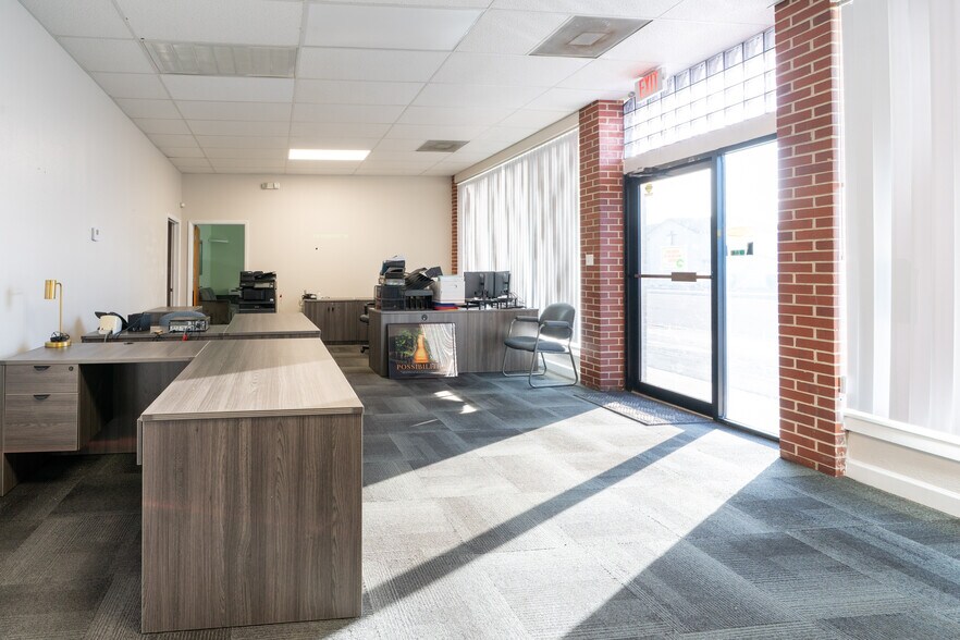 More Photos Of 1569 S Missouri Ave, Clearwater Unknown For Lease