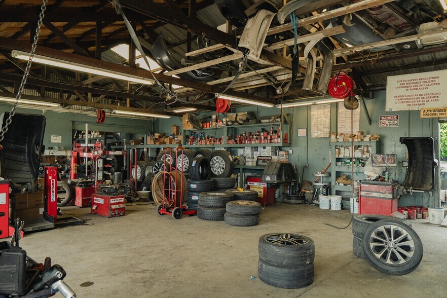 More Photos Of 6886 Santa Fe Dr, Winton Auto Repair For Sale
