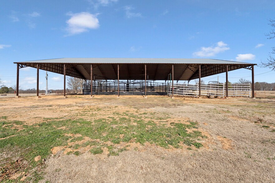 More Photos Of 13354 E 520 Rd, Colcord Sports And Entertainment For Sale