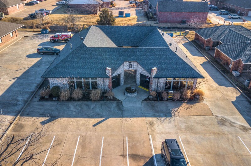 More Photos Of 10324 Greenbriar Pl, Oklahoma City Office For Sale